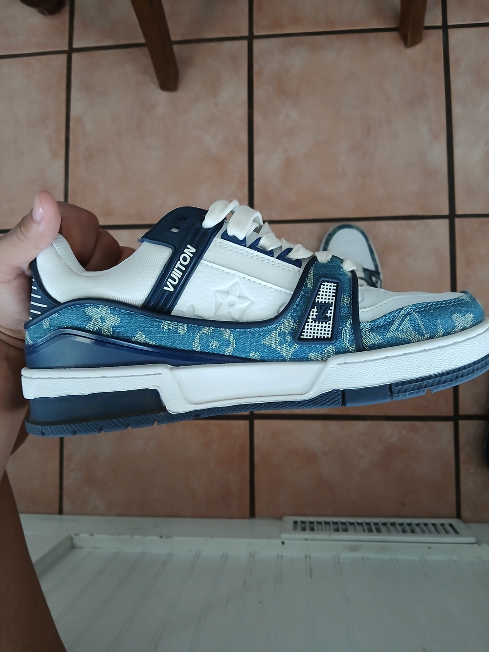 Louis Vuitton White & Blue Monogram Low-Top Sneakers - Picture 2 of 3